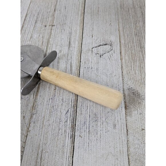 Sassafras Pizza Cutter Blade 2 3/8" Diameter 7" Stainless Steel Wood handle - Picture 6 of 6